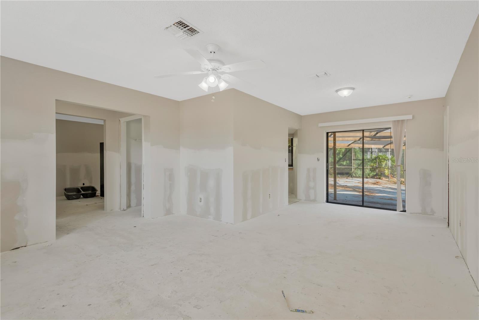 6507 MANILA PALM WAY — photo 11