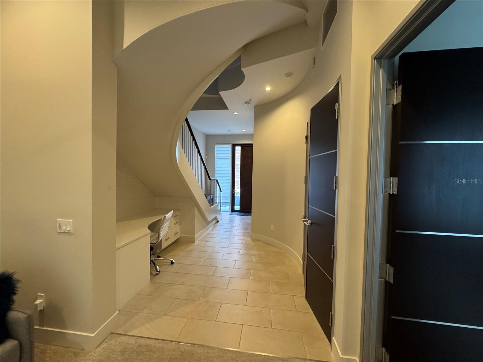 239 COSMOPOLITAN CT — photo 4
