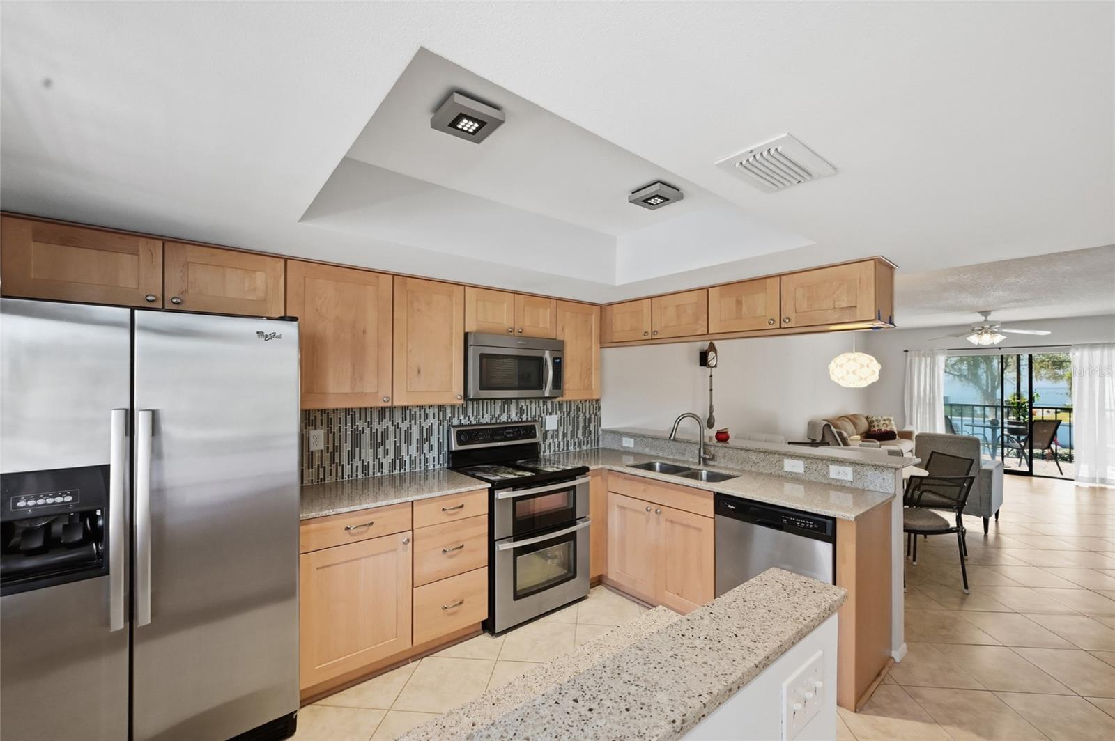 7845 EAGLE CREEK DR — photo 3