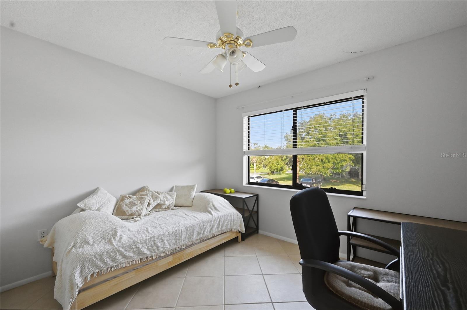 7845 EAGLE CREEK DR — photo 14