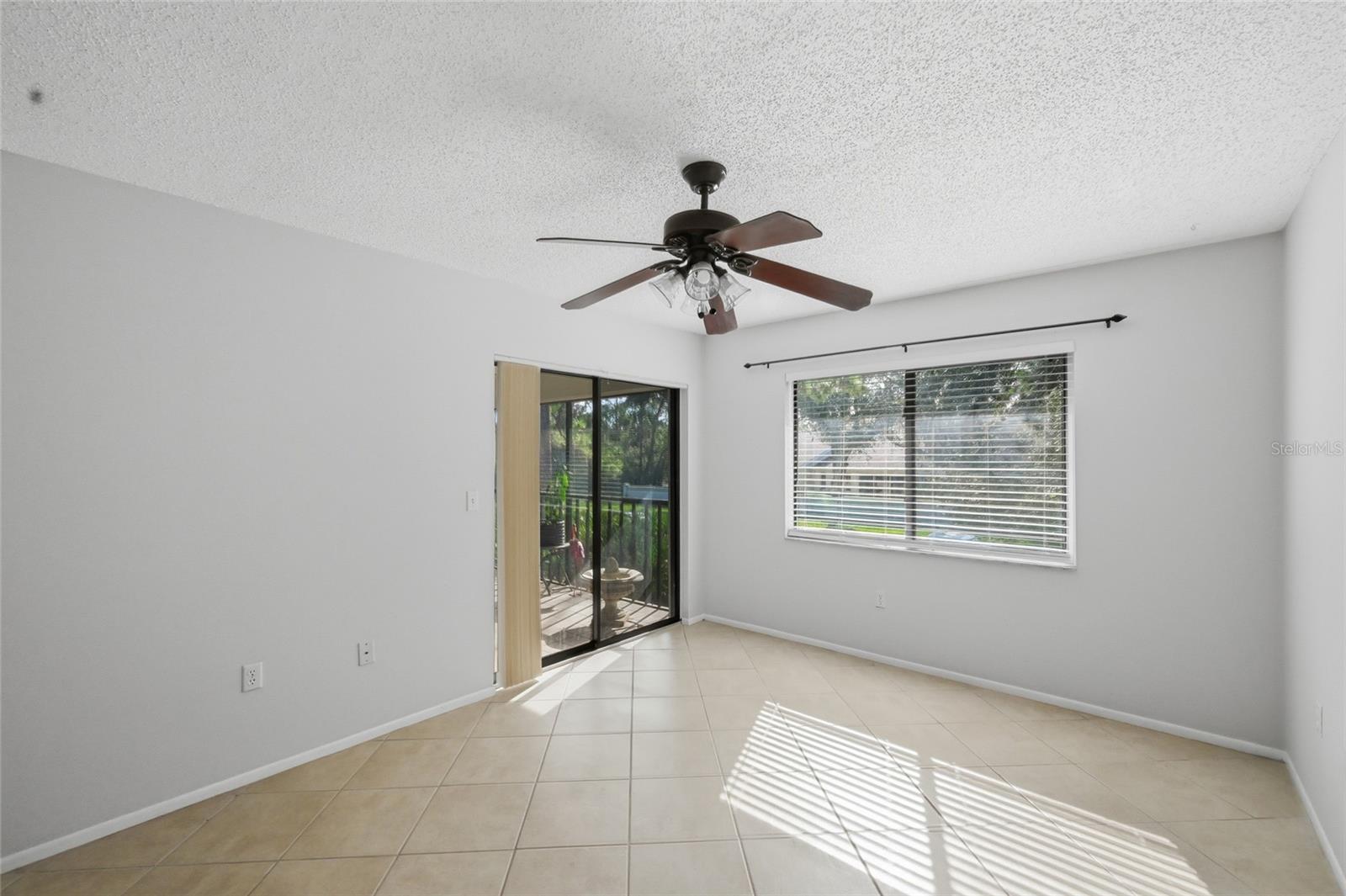 7845 EAGLE CREEK DR — photo 12