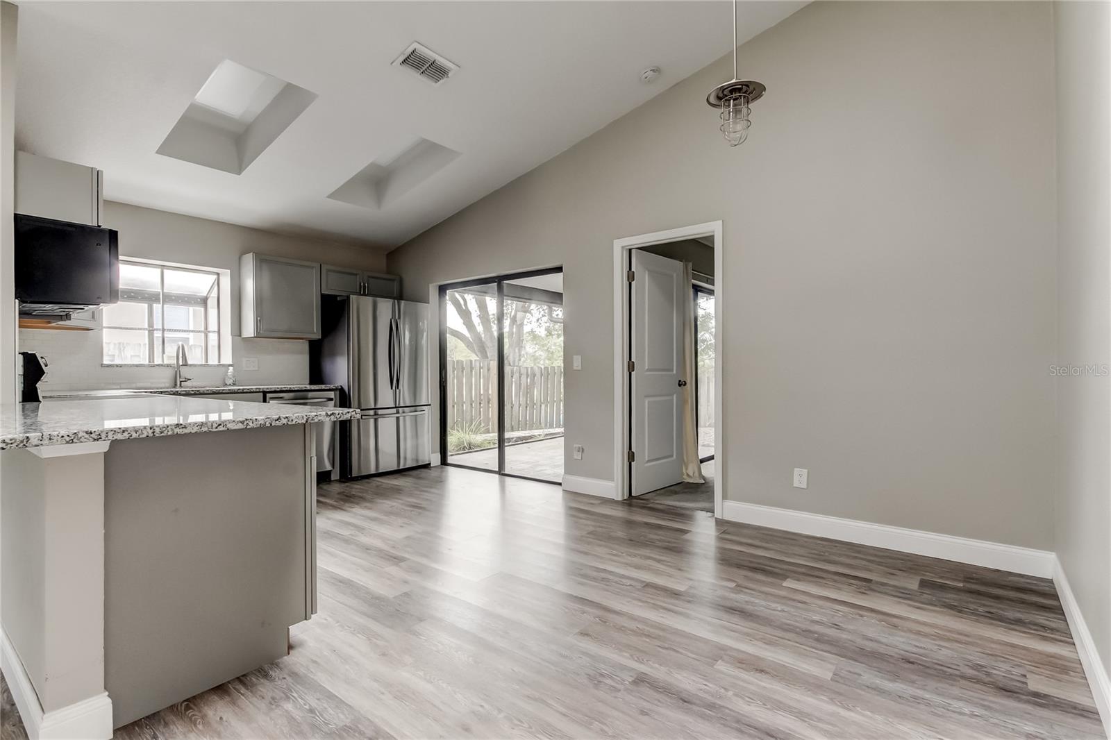 206 BEDFORD ST — photo 9