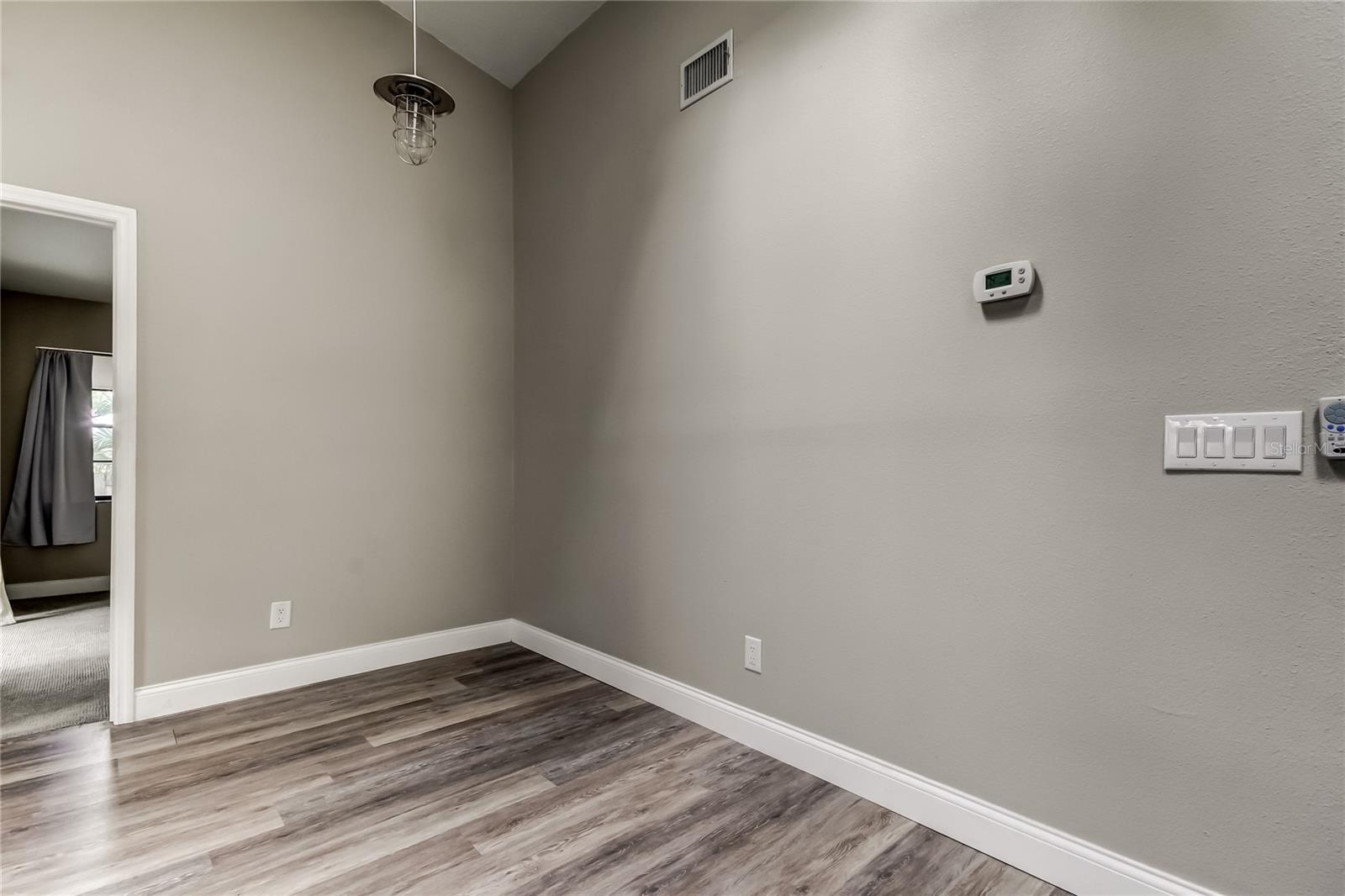 206 BEDFORD ST — photo 10