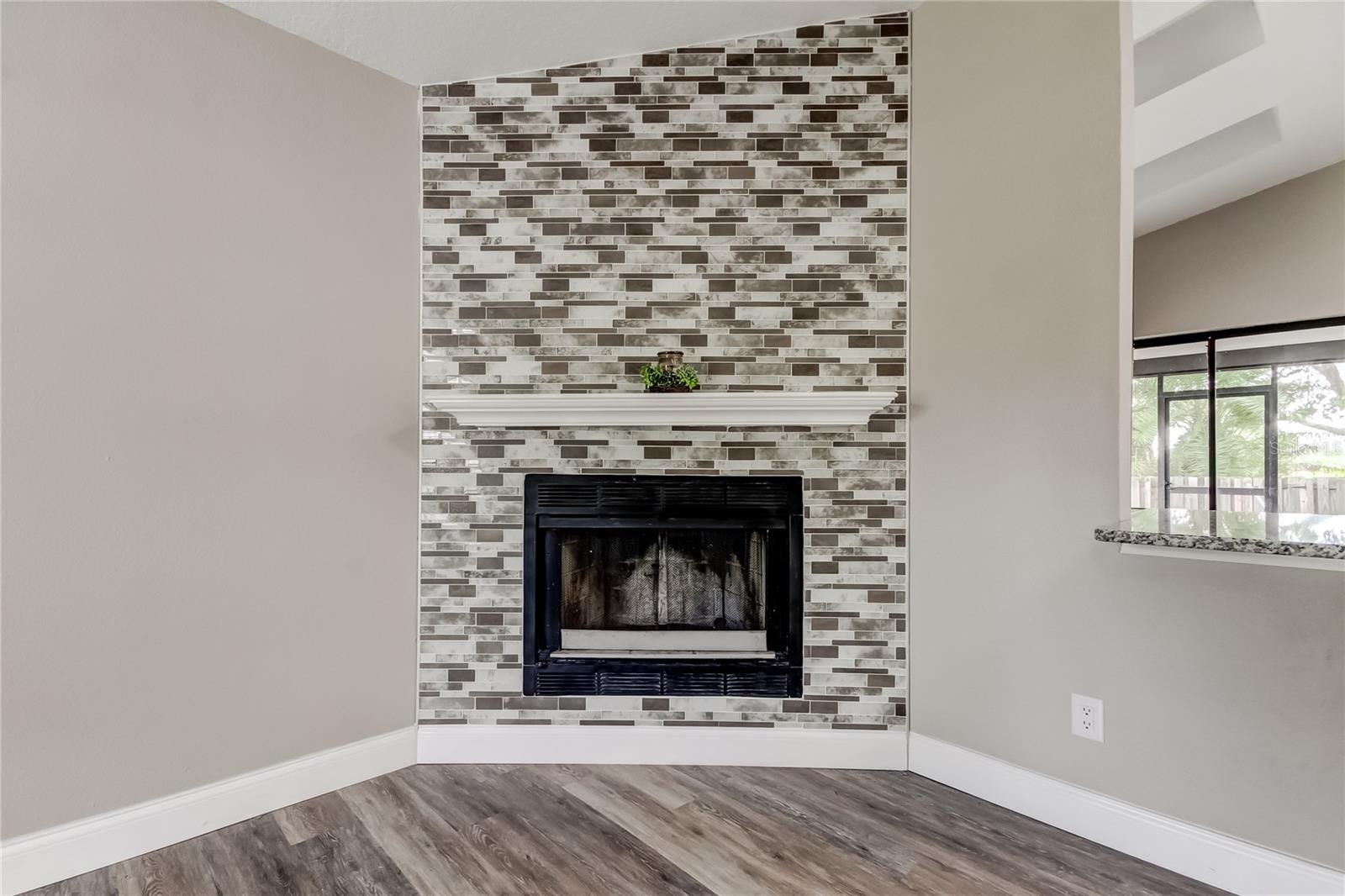 206 BEDFORD ST — photo 4