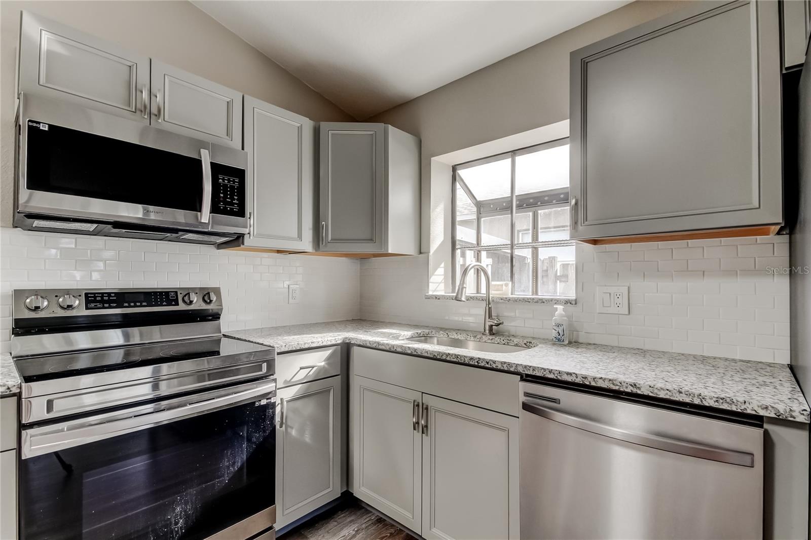 206 BEDFORD ST — photo 17