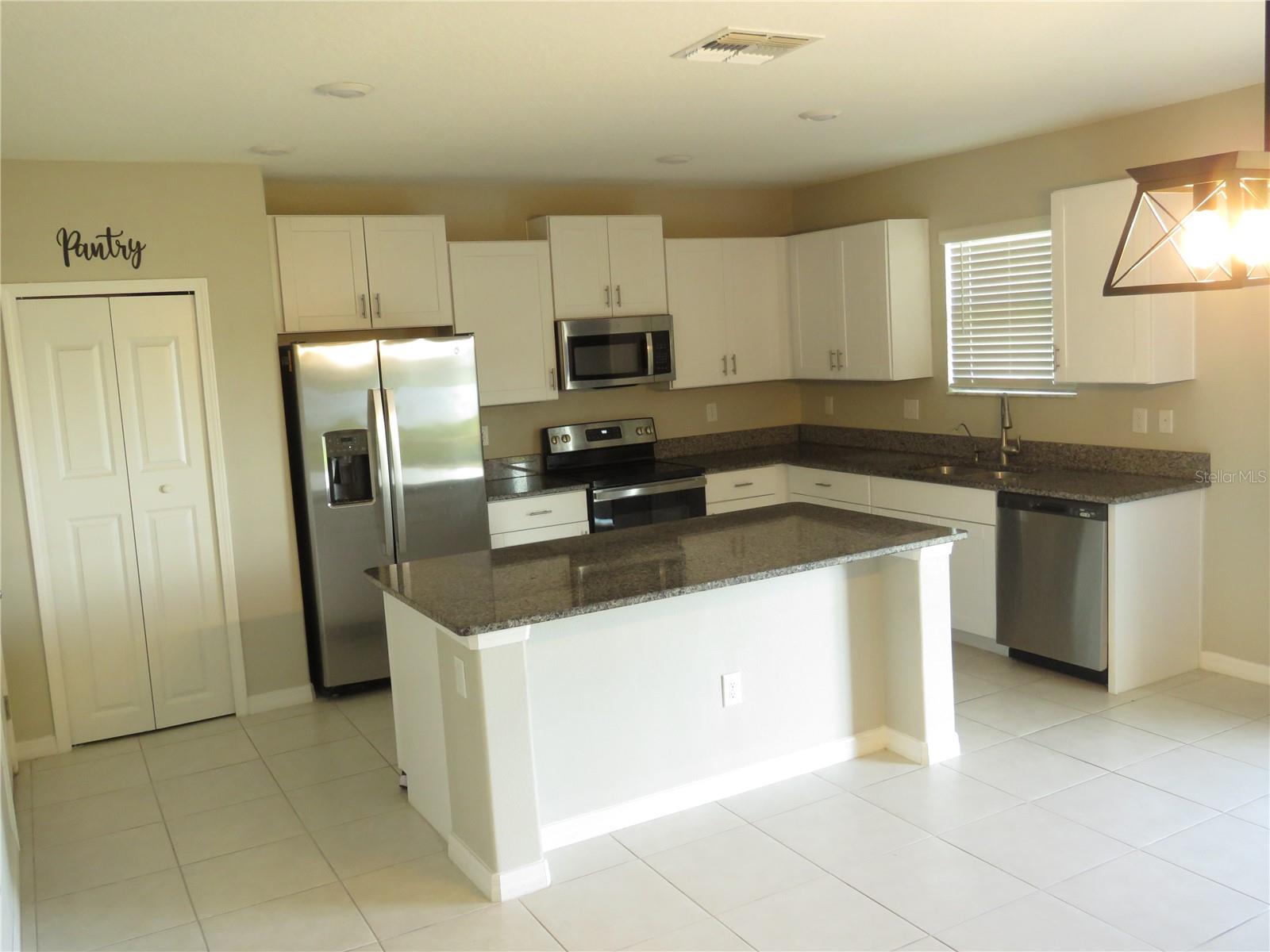 15518 MILLER CREEK DR — photo 2