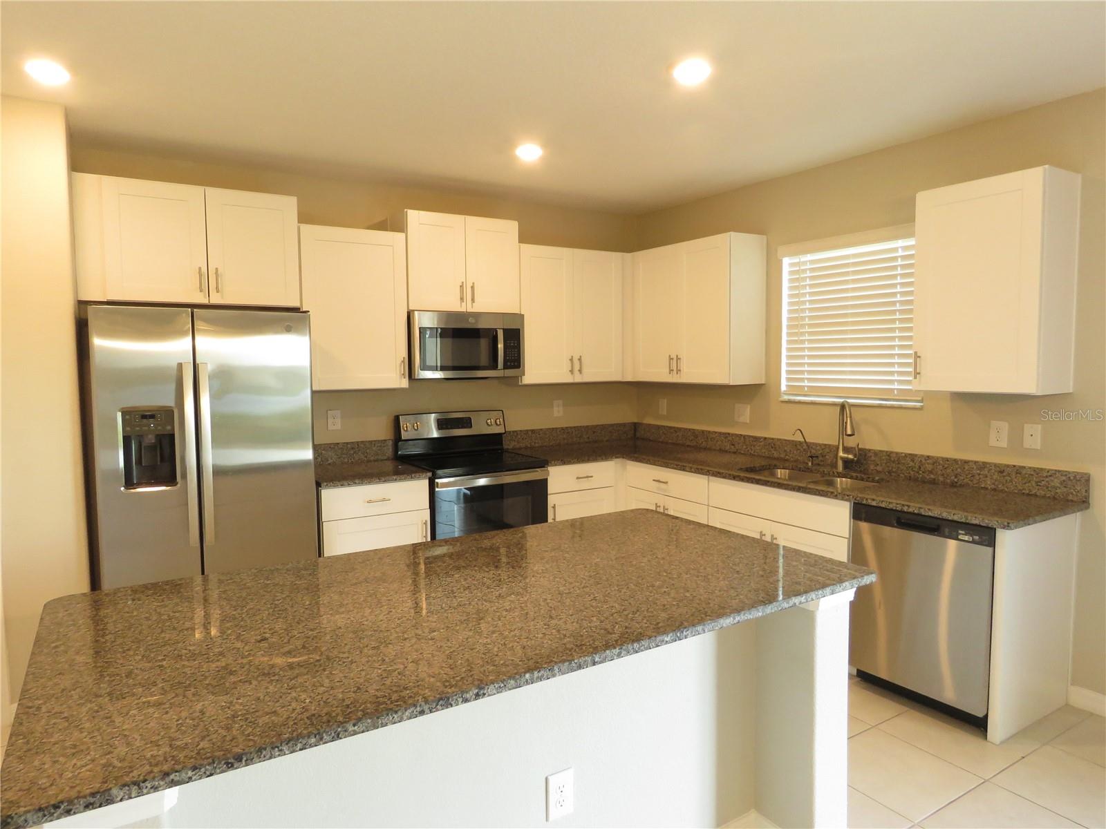 15518 MILLER CREEK DR — photo 4