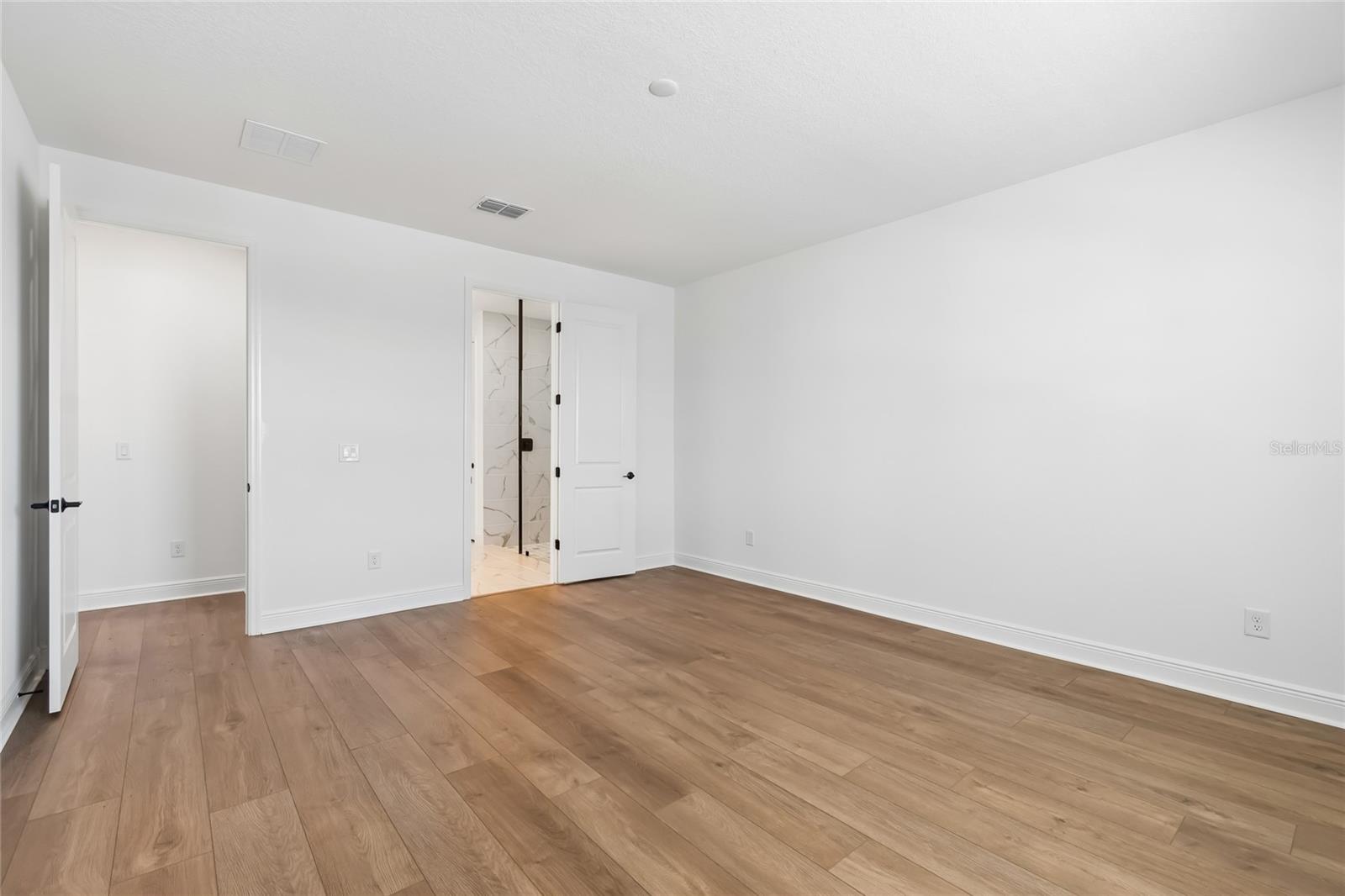 8111 SEAFLOWER PKWY — photo 31