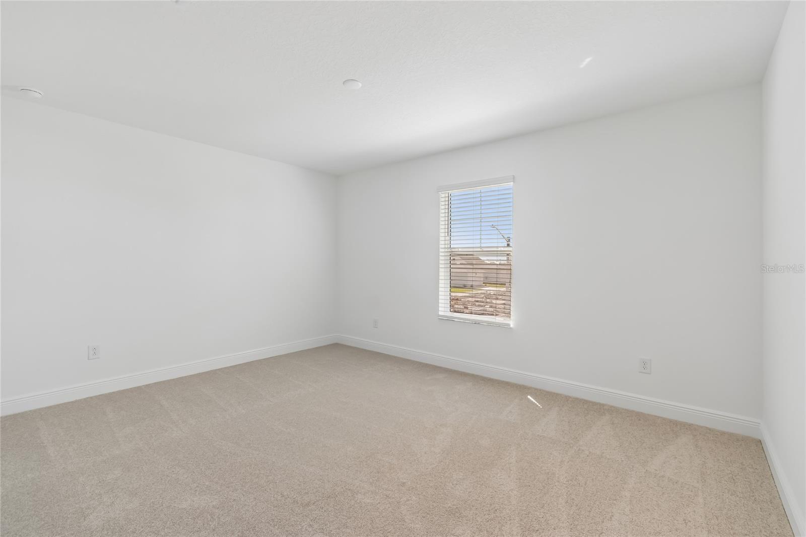 8111 SEAFLOWER PKWY — photo 28