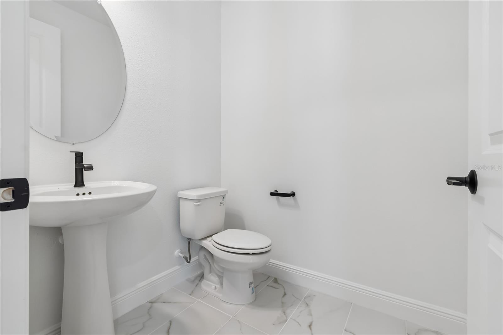8111 SEAFLOWER PKWY — photo 33