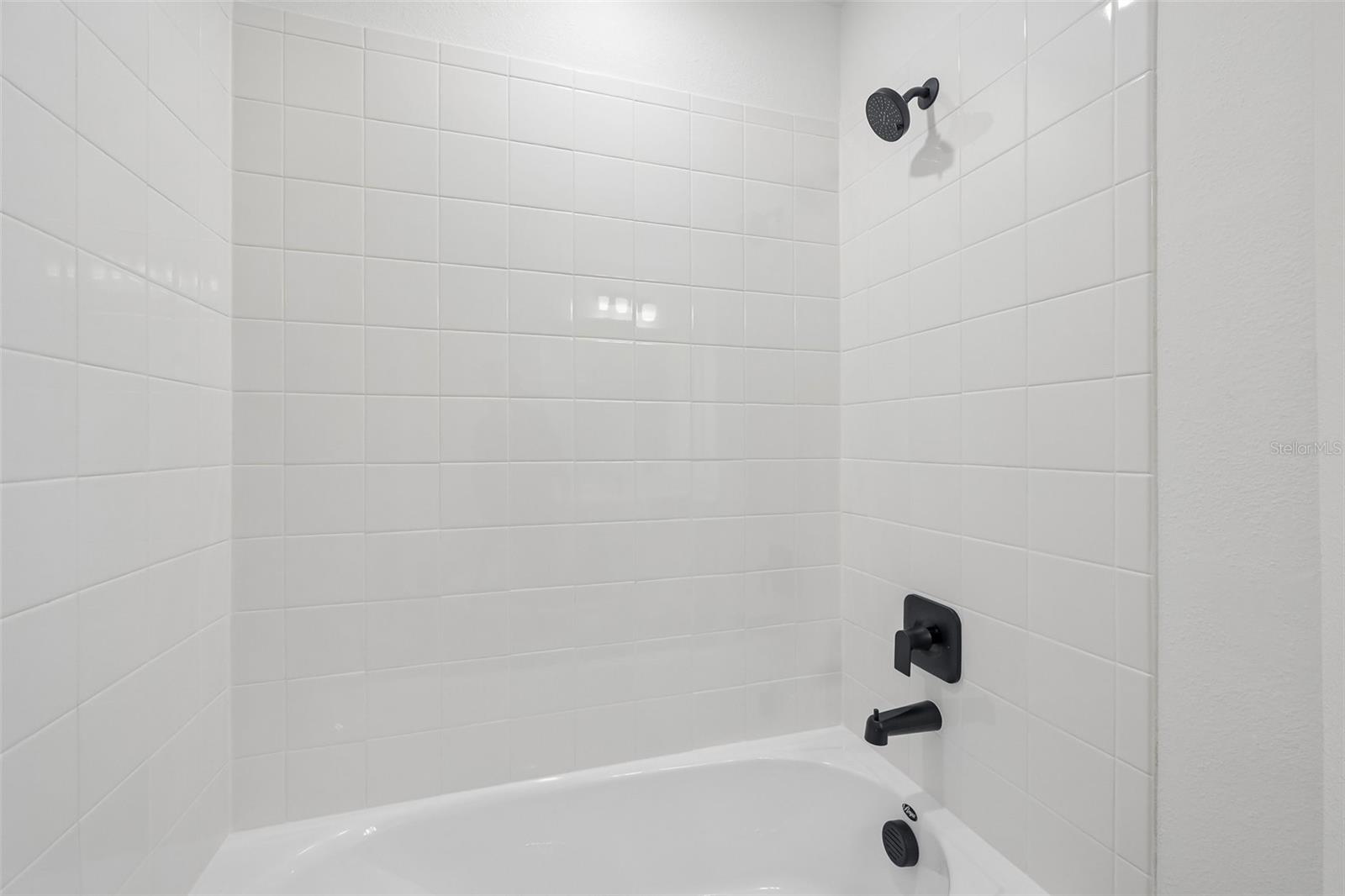 8229 SEAFLOWER PKWY — photo 18