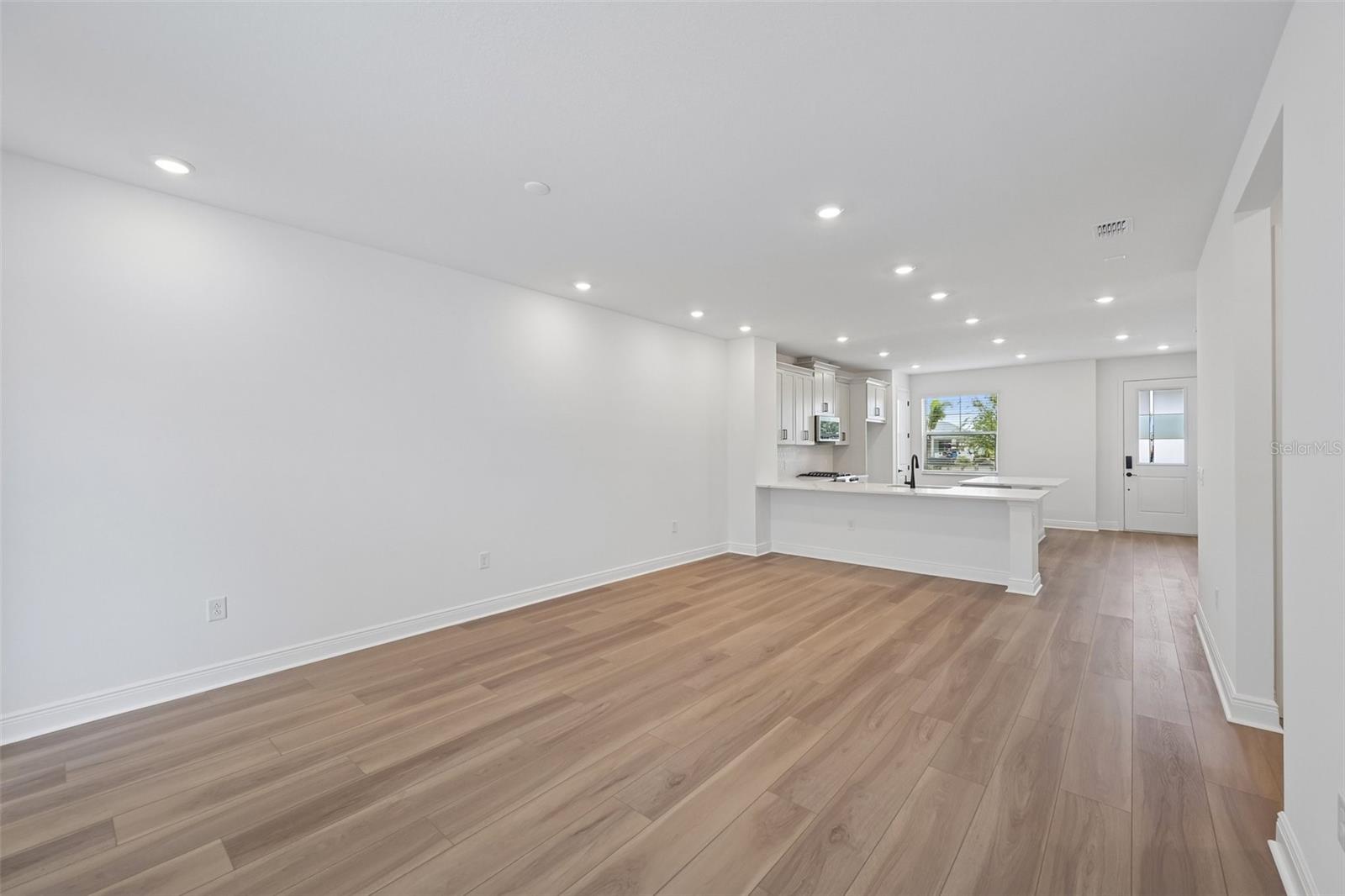 8229 SEAFLOWER PKWY — photo 8