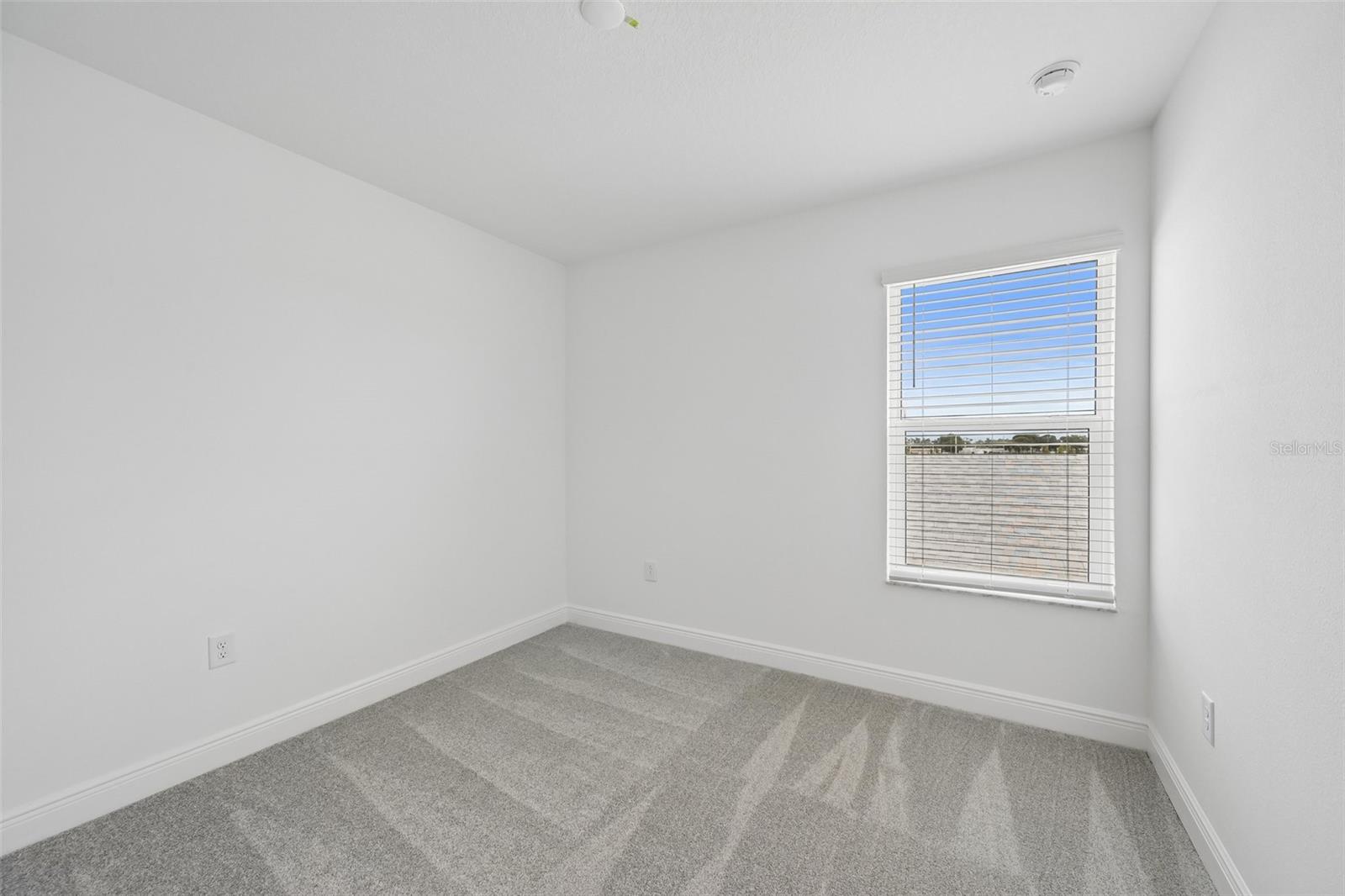 8229 SEAFLOWER PKWY — photo 19