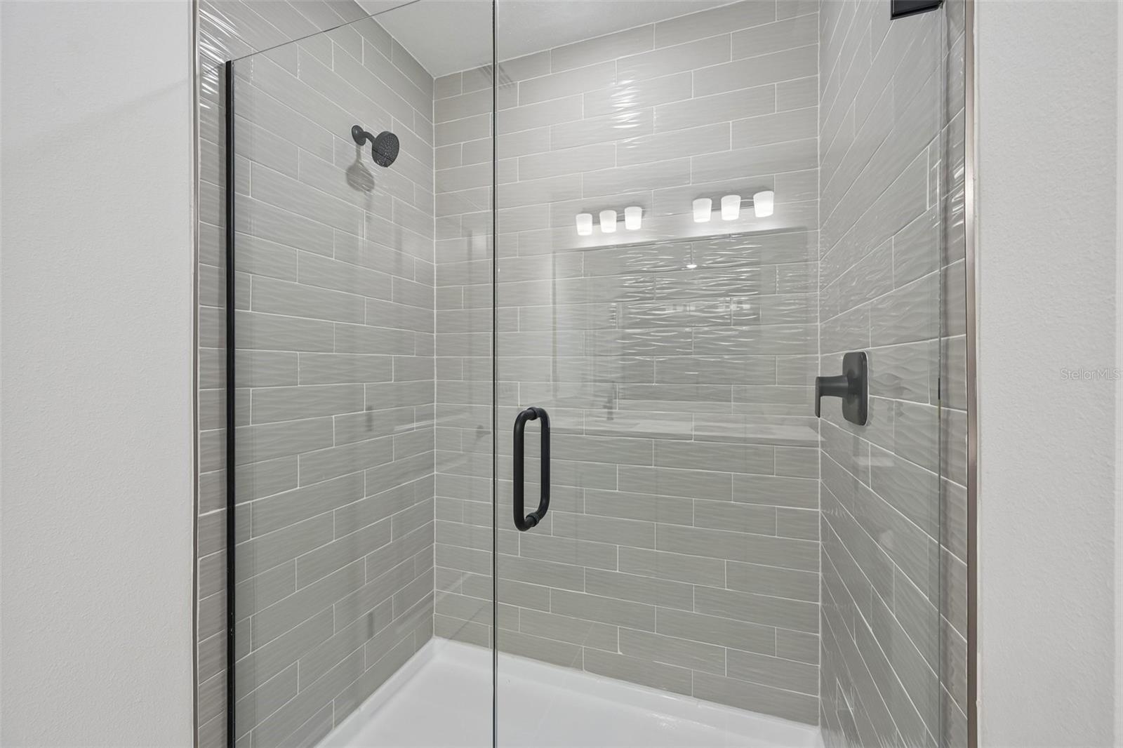 8229 SEAFLOWER PKWY — photo 16
