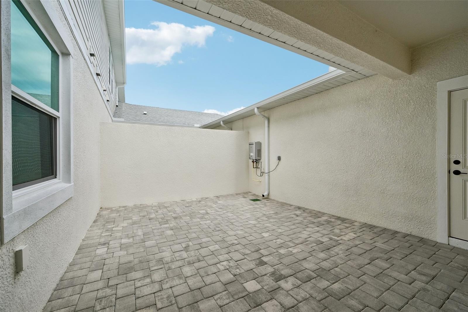 8229 SEAFLOWER PKWY — photo 23