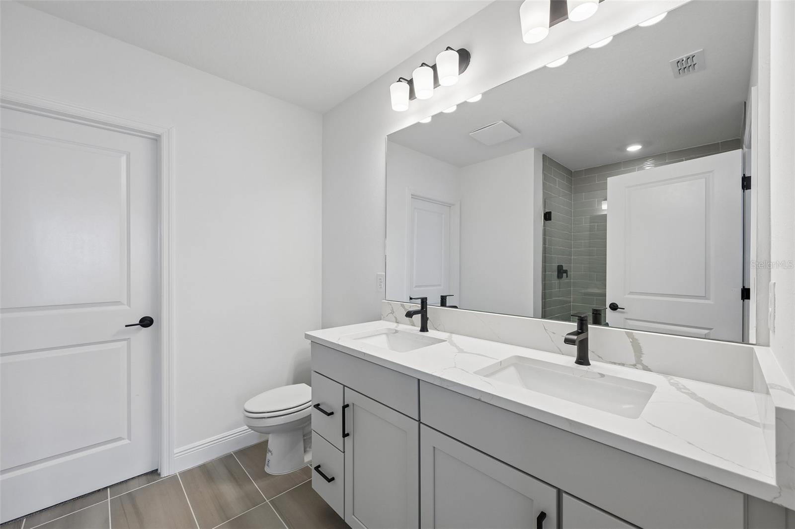 8229 SEAFLOWER PKWY — photo 15