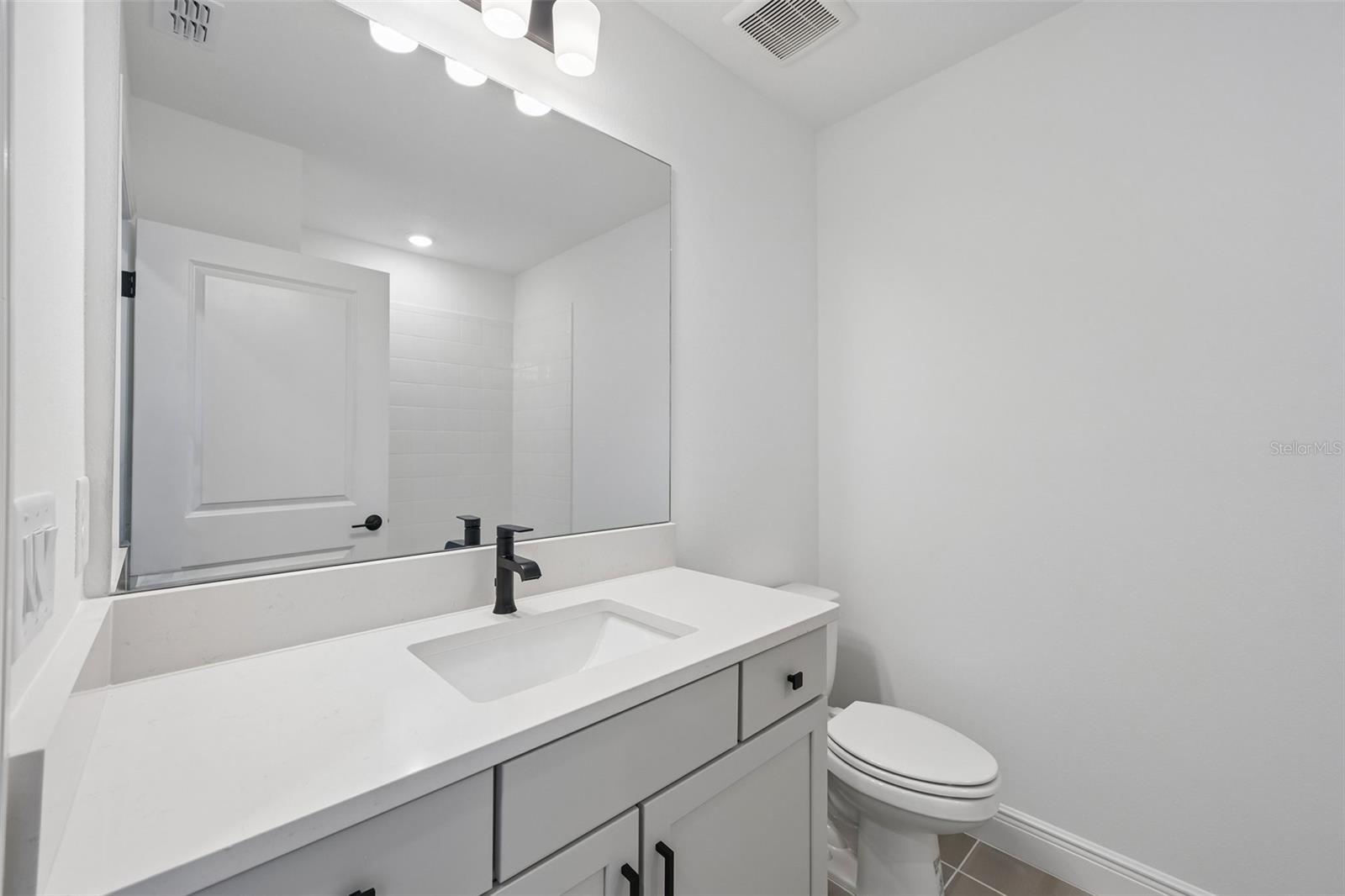 8229 SEAFLOWER PKWY — photo 17