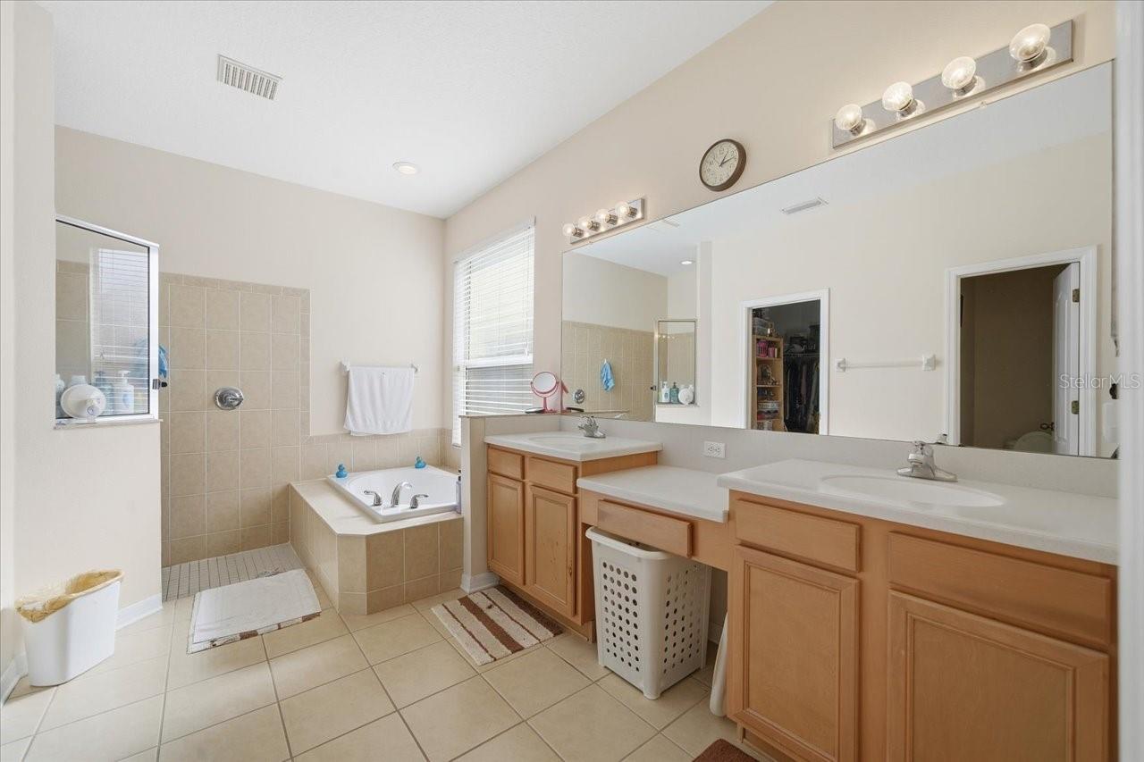 18425 CYPRESS BAY PKWY — photo 19