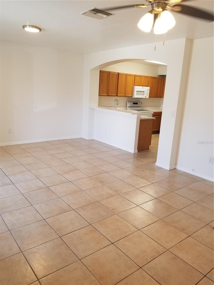 6116 OLIVEDALE DR — photo 8