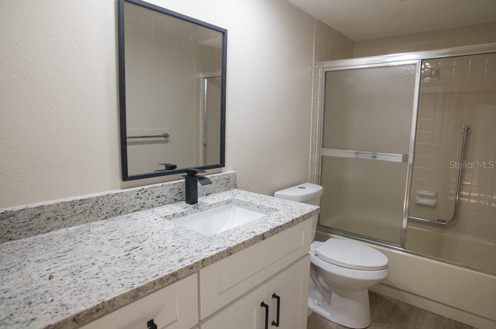1350 GLENGARRY DR — photo 8