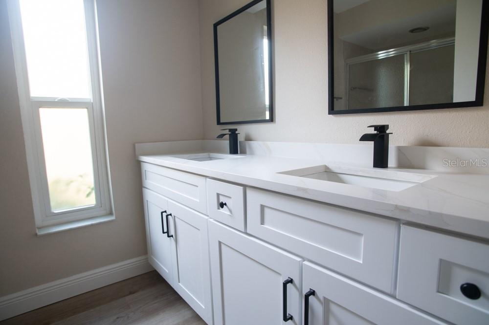 1350 GLENGARRY DR — photo 12