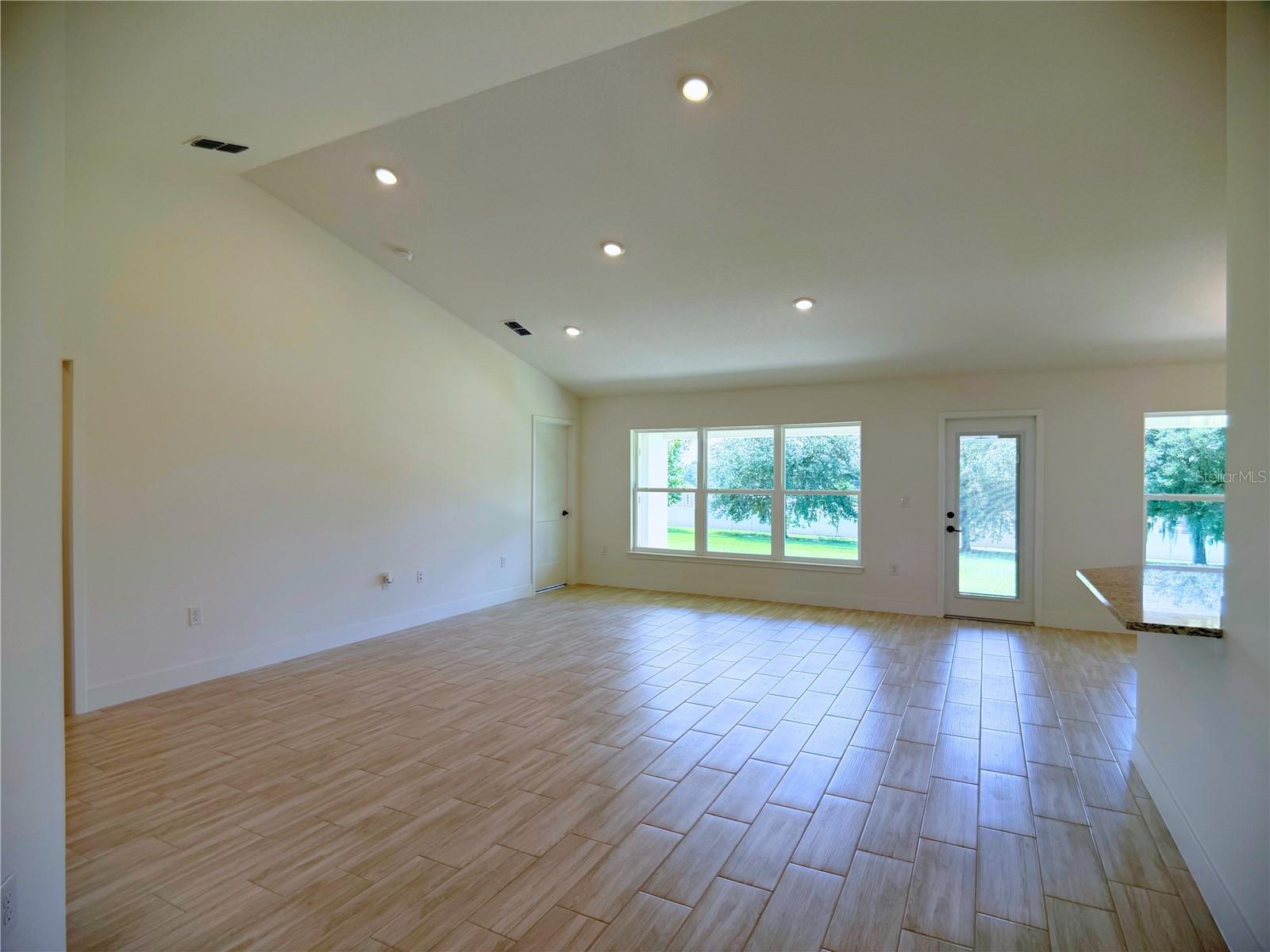 37041 HIDDEN VIEW CIRCLE — photo 18