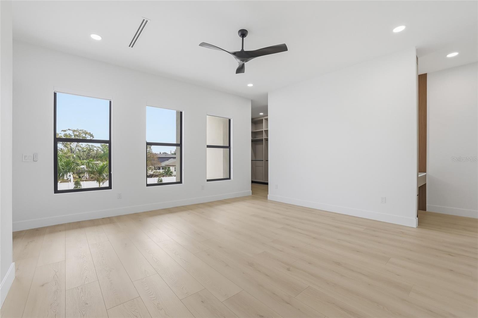 6907 N BOULEVARD — photo 52