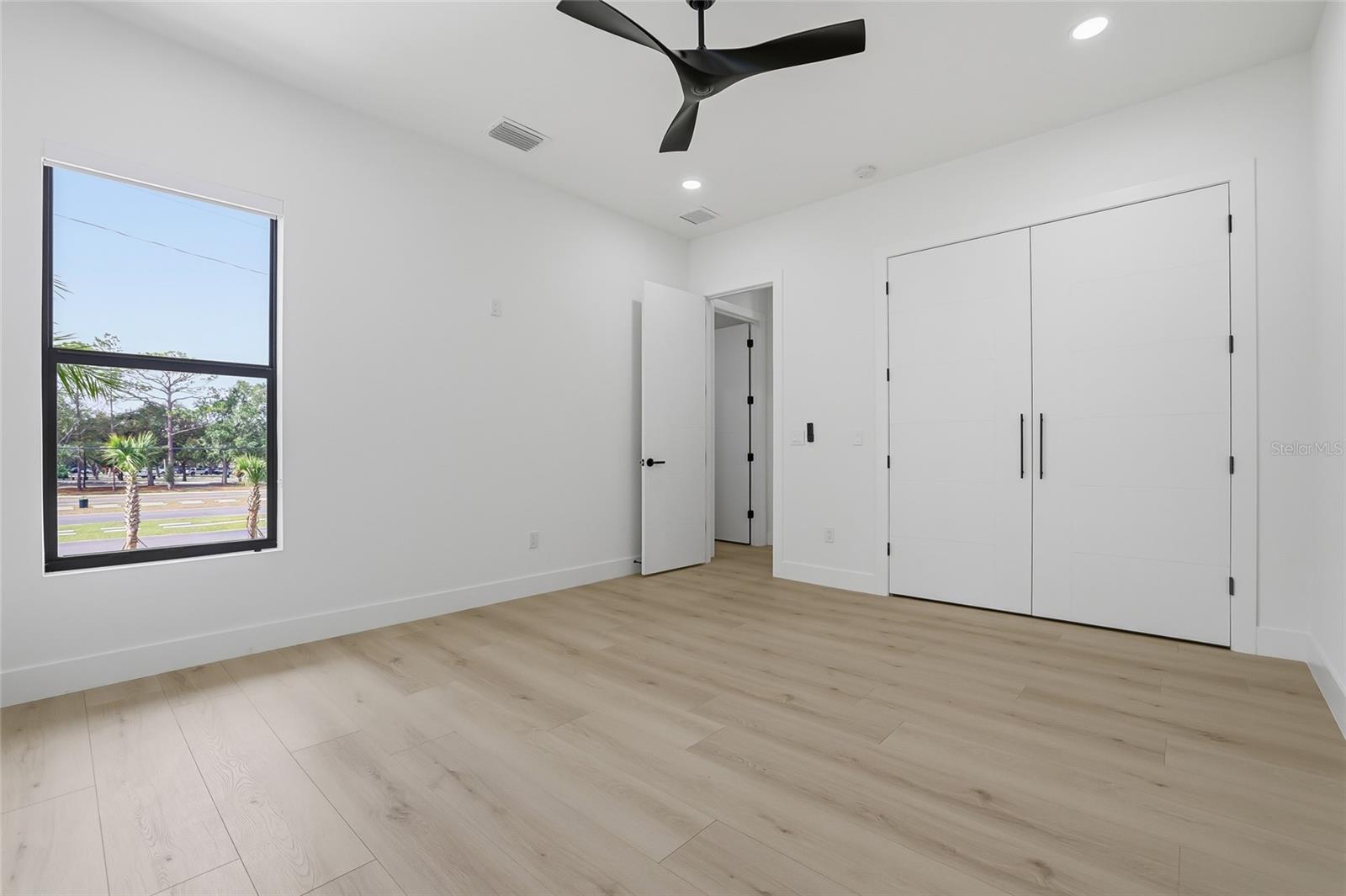 6907 N BOULEVARD — photo 45