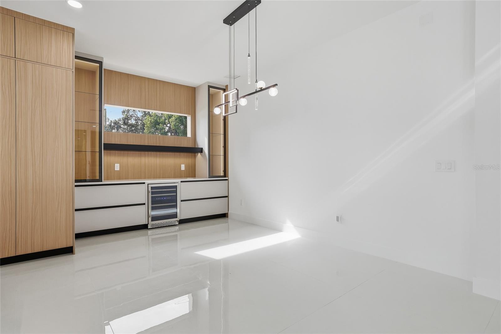 6907 N BOULEVARD — photo 11