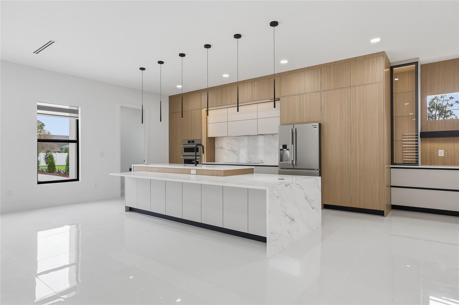 6907 N BOULEVARD — photo 15