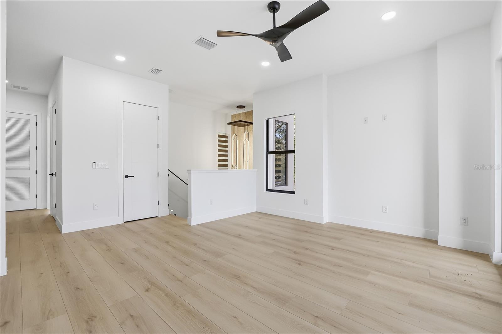 6907 N BOULEVARD — photo 44