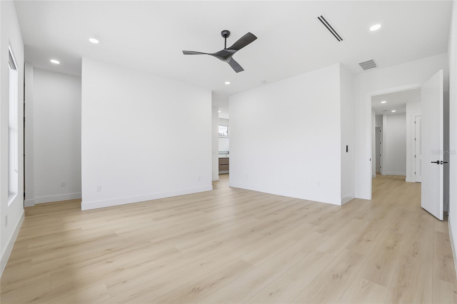 6907 N BOULEVARD — photo 53