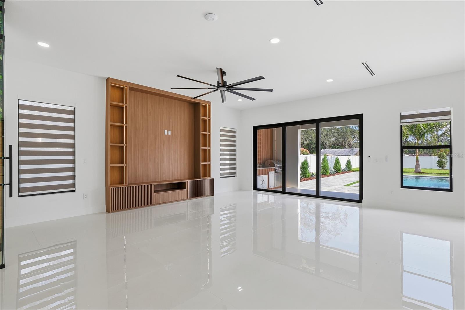 6907 N BOULEVARD — photo 30