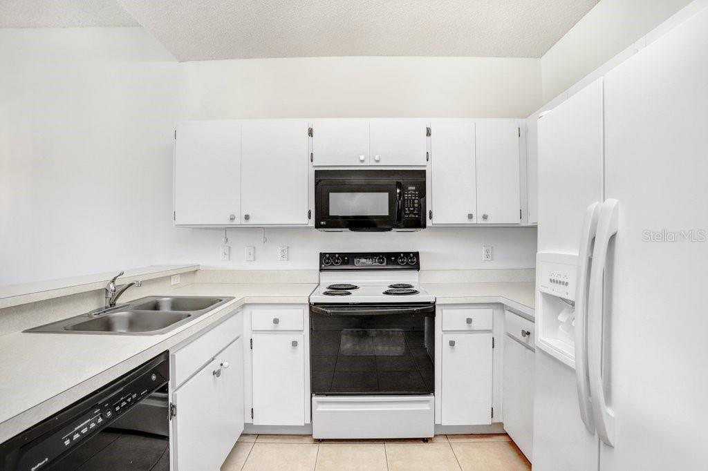 2608 NEWCOMB CT #2608 — photo 24