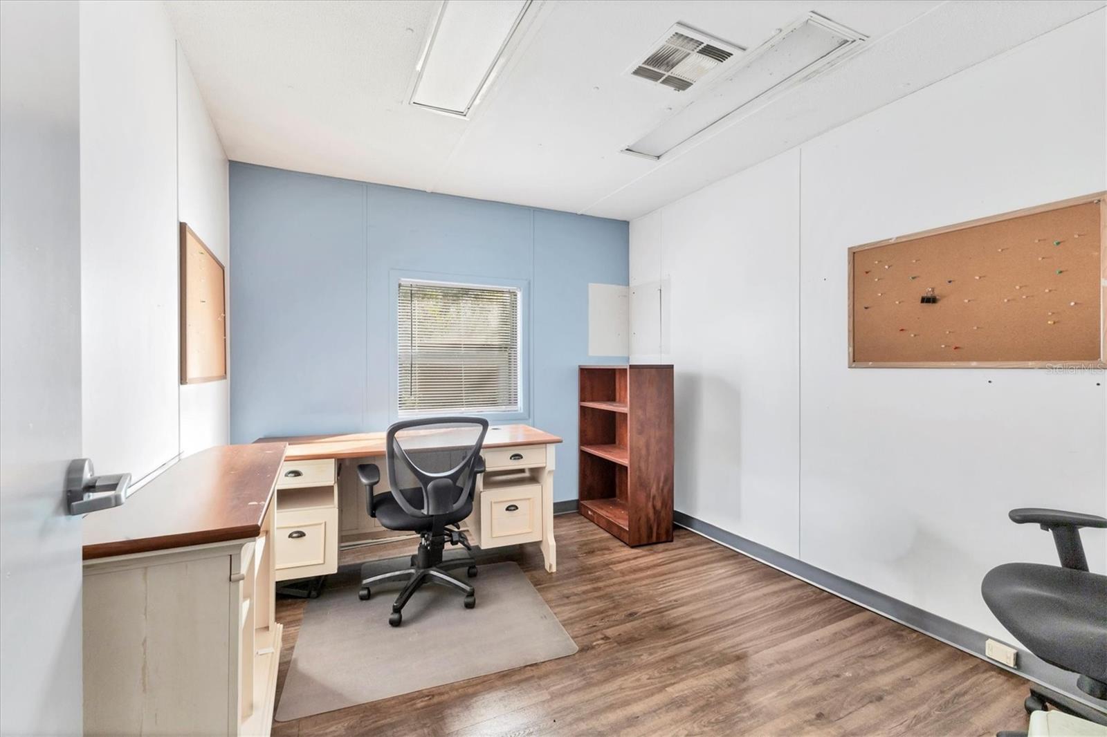 37220 GLENWOOD AVE — photo 31
