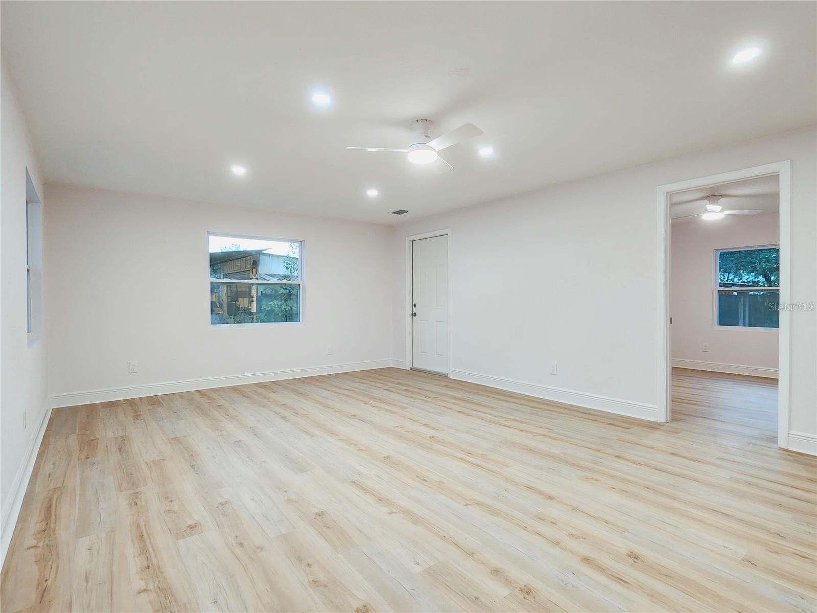8917 N HIGHLAND AVE — photo 8
