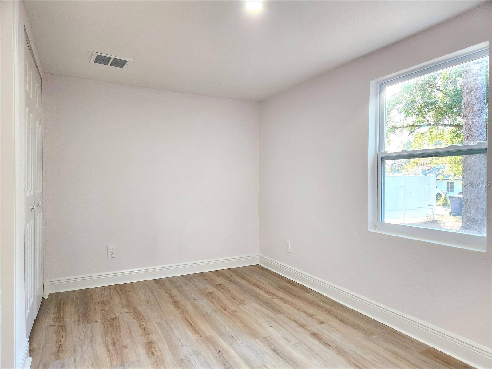 8917 N HIGHLAND AVE — photo 25