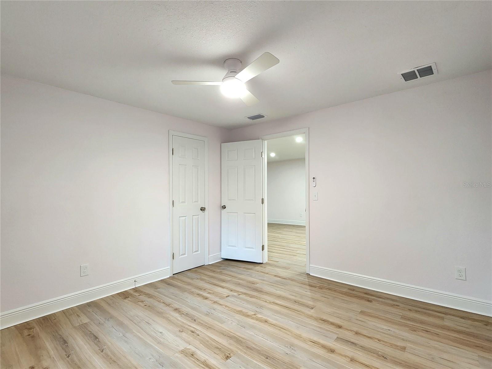 8917 N HIGHLAND AVE — photo 43
