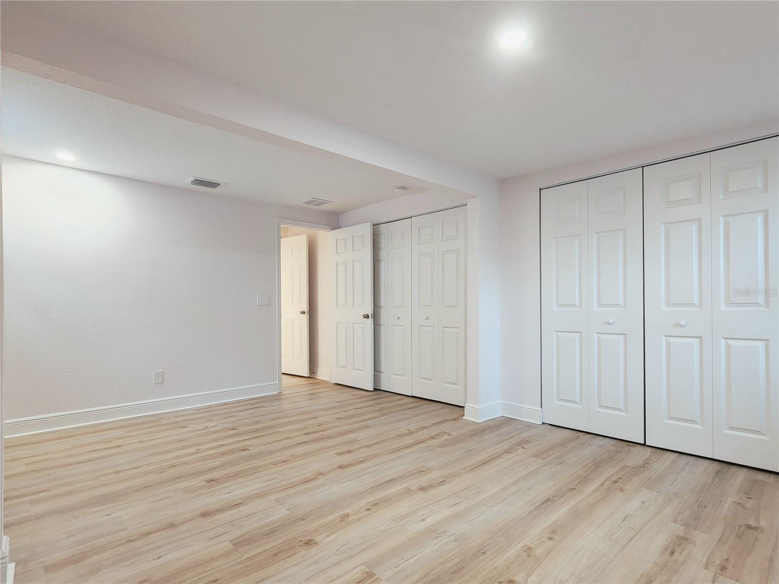 8917 N HIGHLAND AVE — photo 17