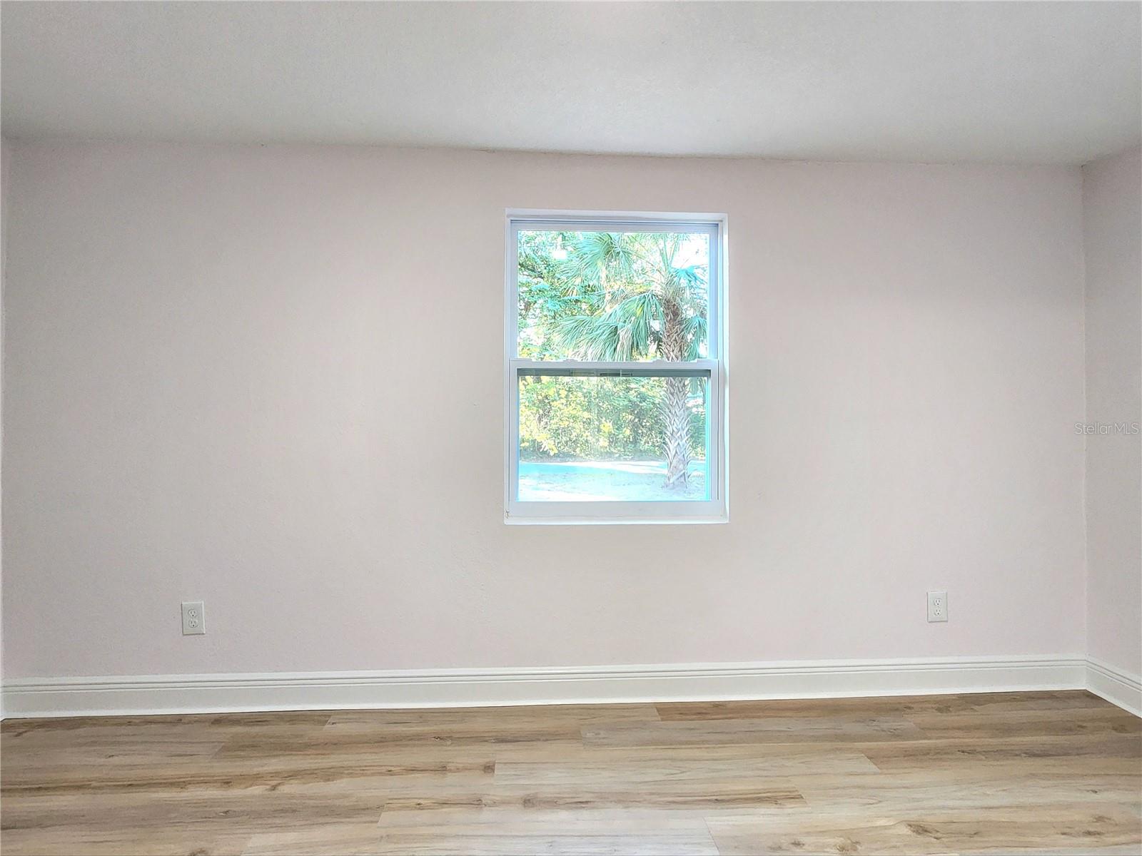 8917 N HIGHLAND AVE — photo 24