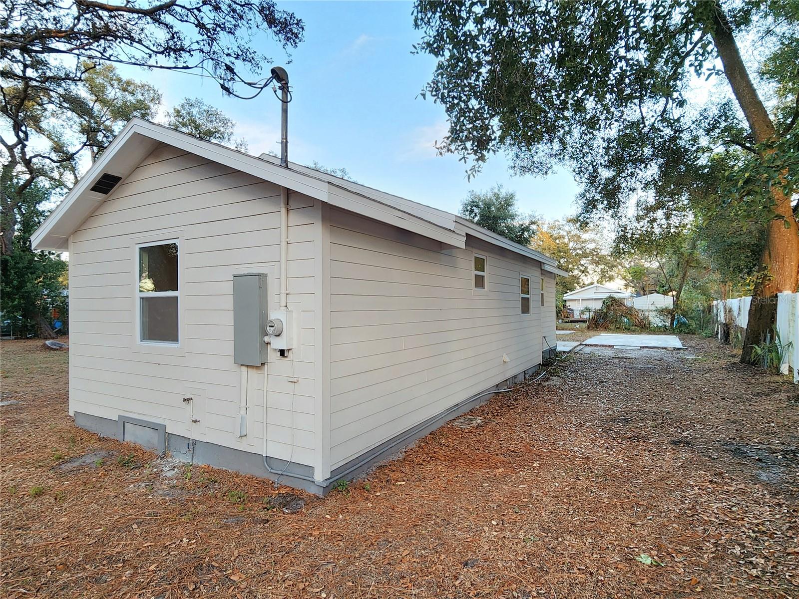 8917 N HIGHLAND AVE — photo 52