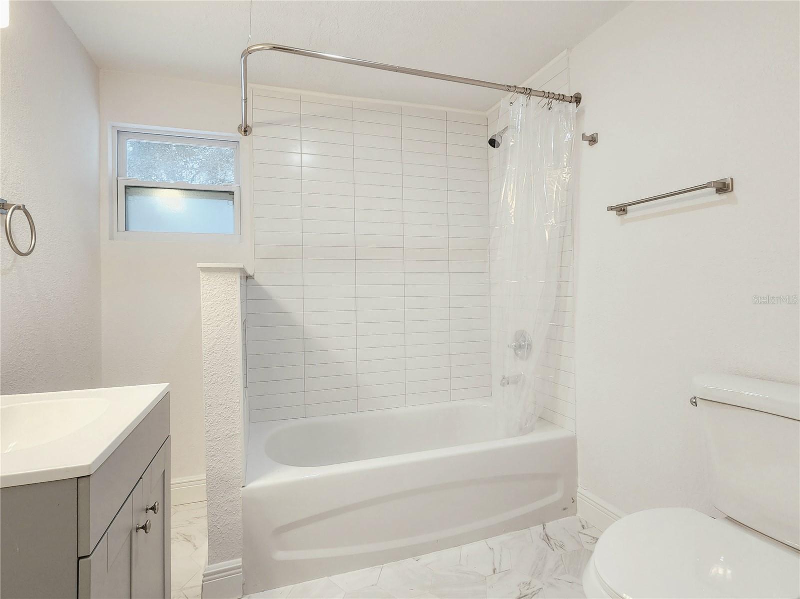 8917 N HIGHLAND AVE — photo 21
