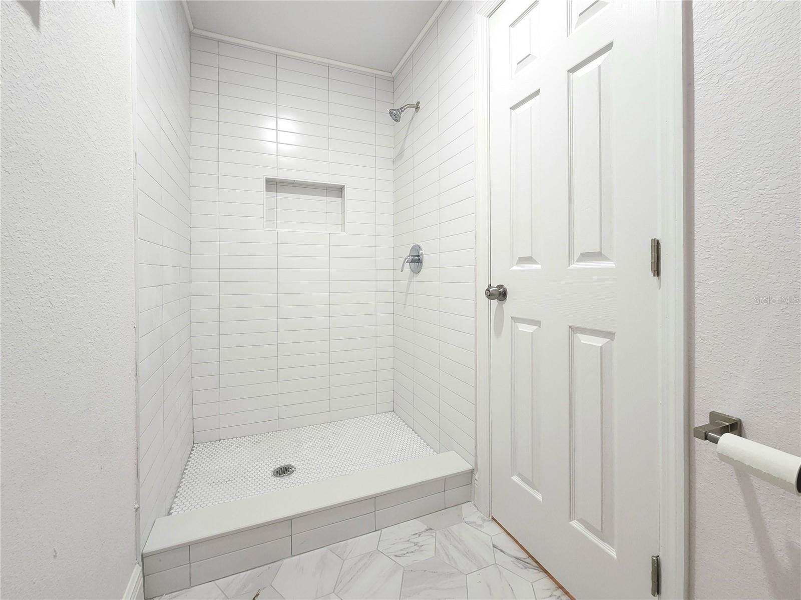 8917 N HIGHLAND AVE — photo 35