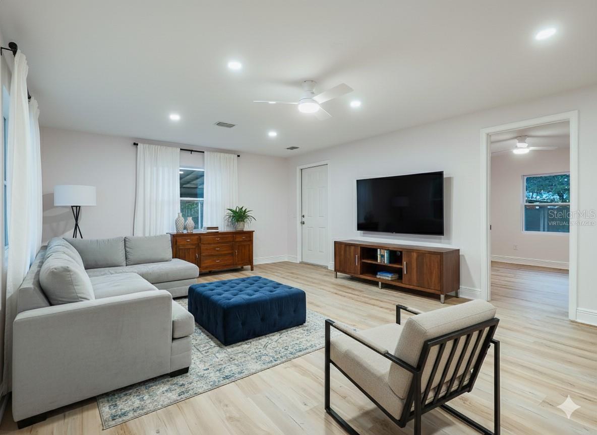 8917 N HIGHLAND AVE — photo 7