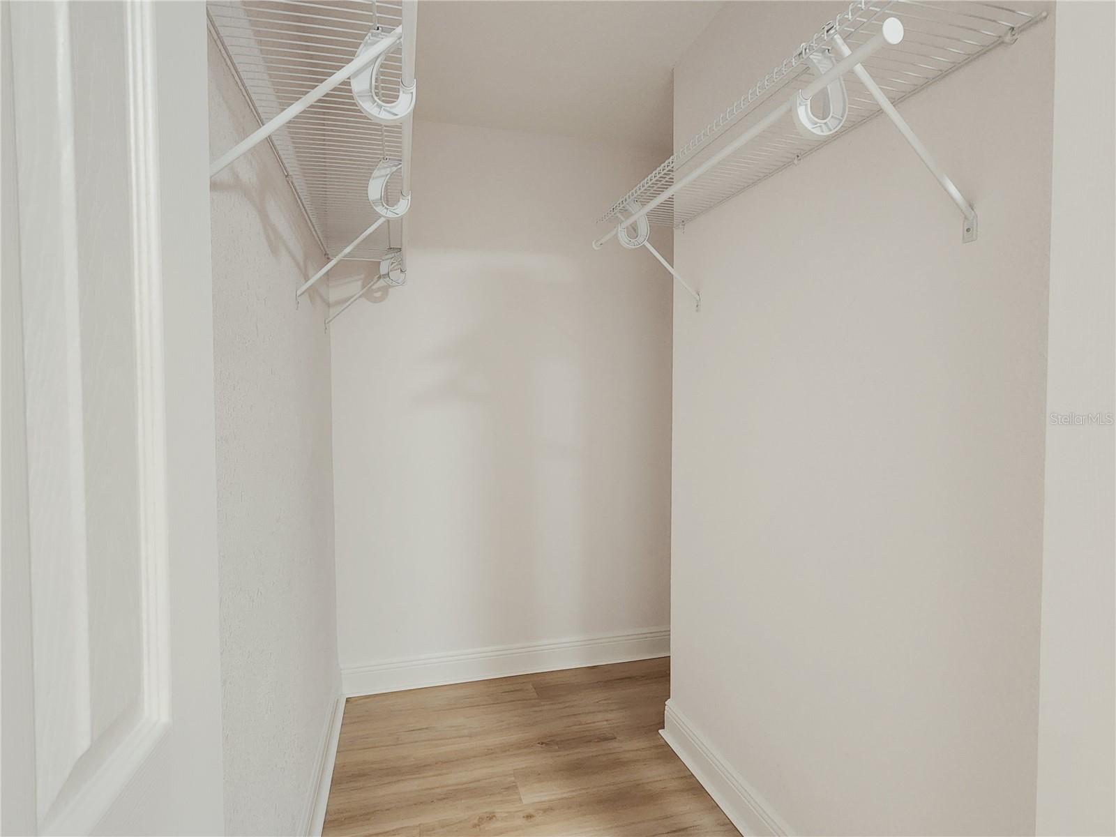 8917 N HIGHLAND AVE — photo 32