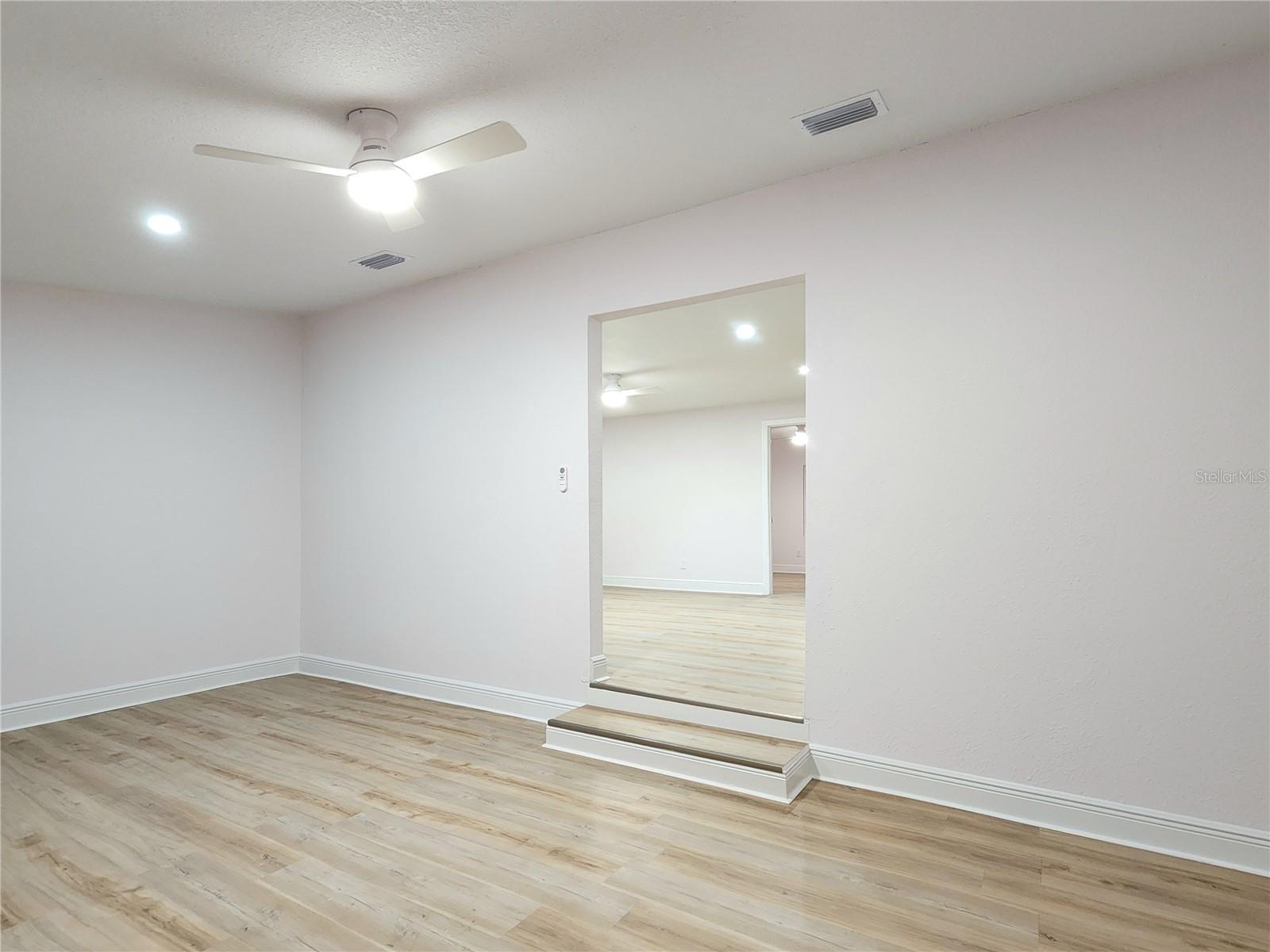 8917 N HIGHLAND AVE — photo 6