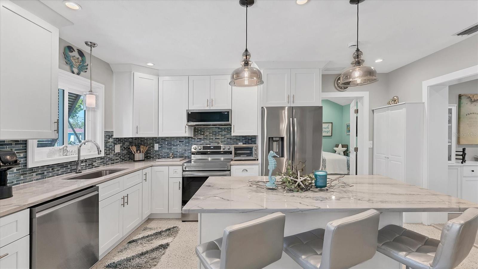 154 CRESCENT DR — photo 30