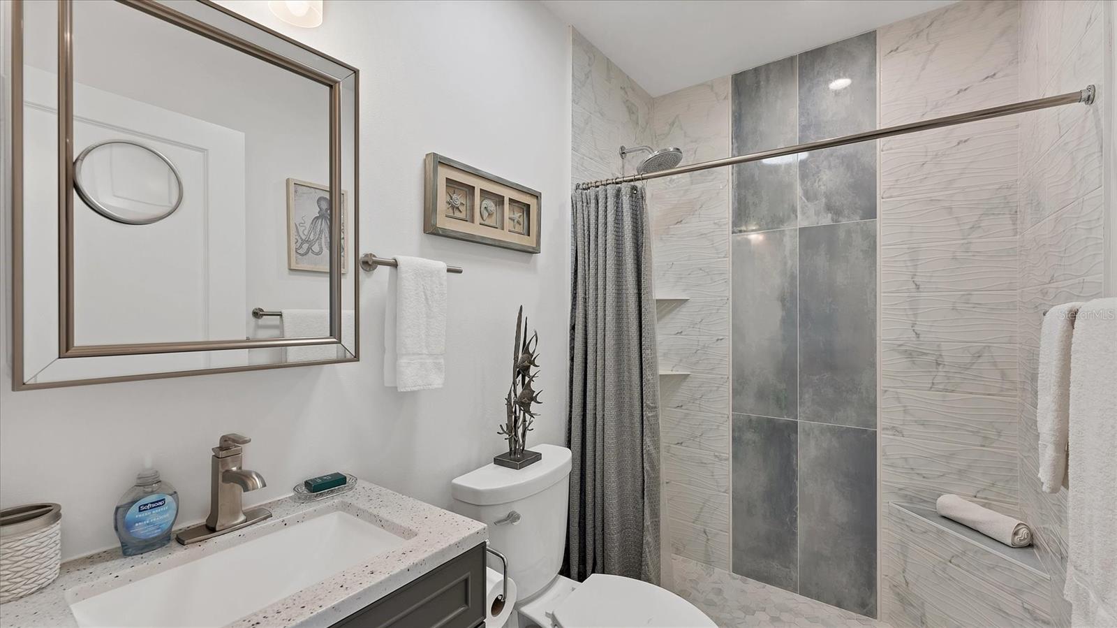 154 CRESCENT DR — photo 37