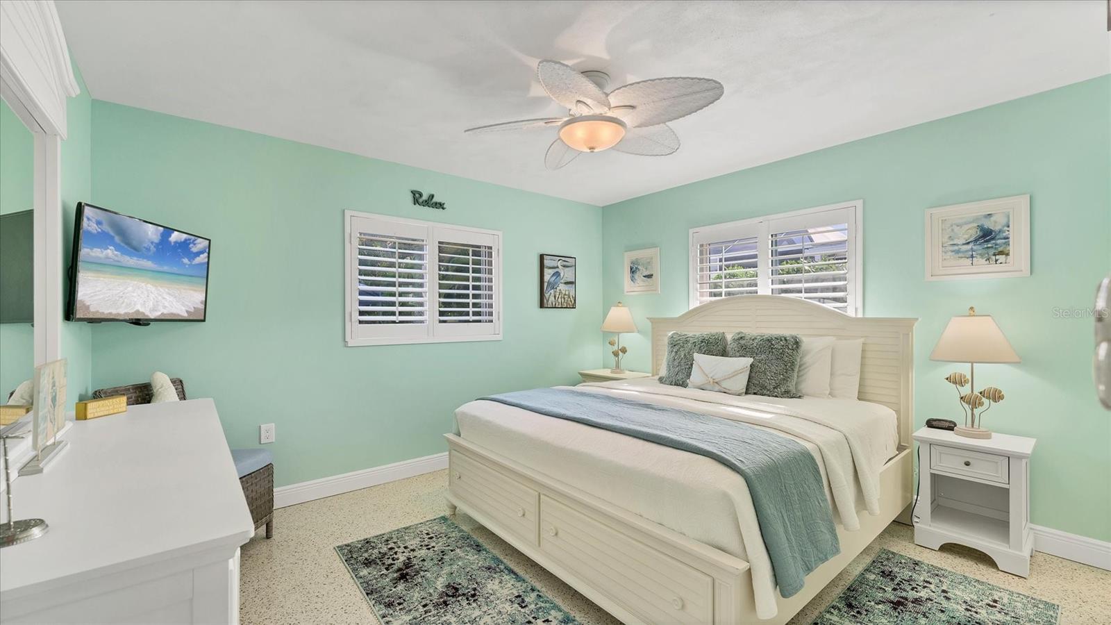 154 CRESCENT DR — photo 38
