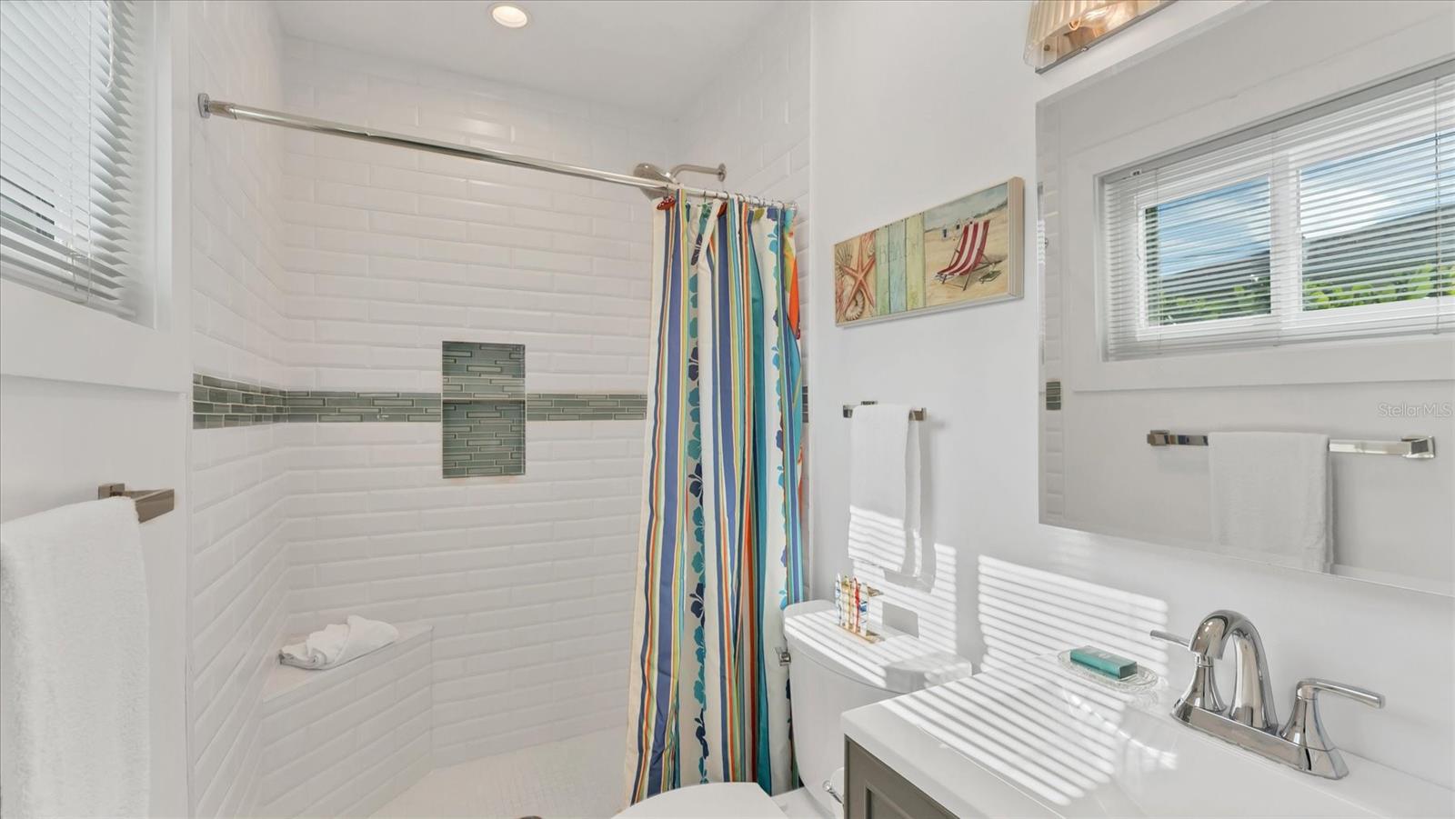 154 CRESCENT DR — photo 42